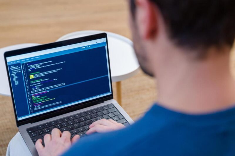 Cómo usar la IA para programar sin saber código